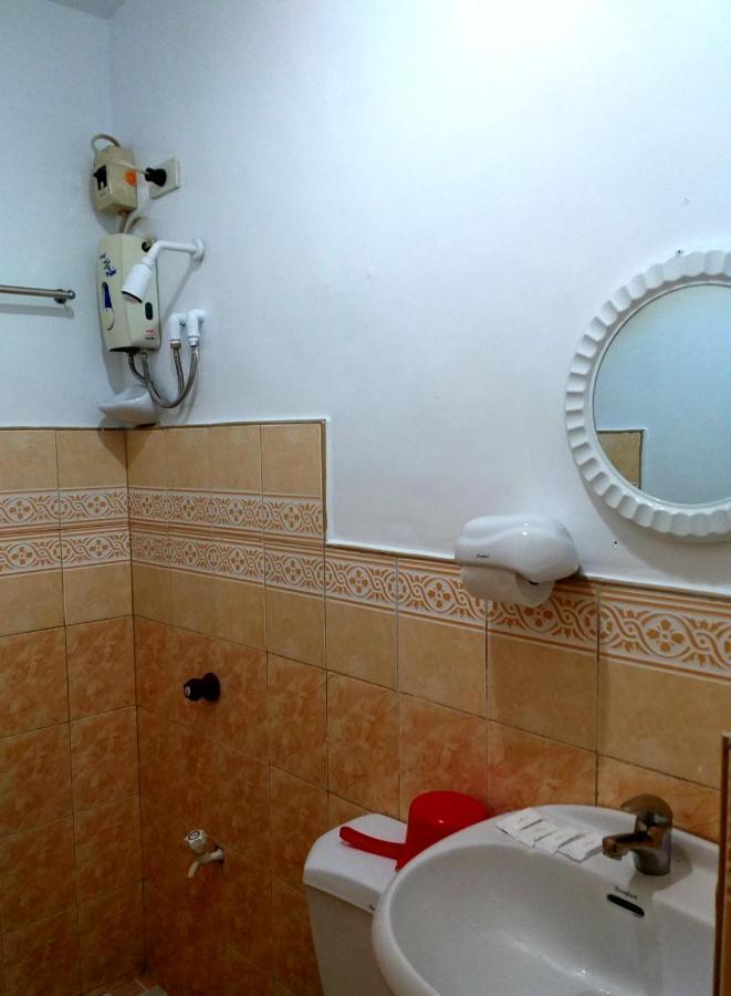 Sola Eleganza Apartelle Кесон-Сіті Екстер'єр фото