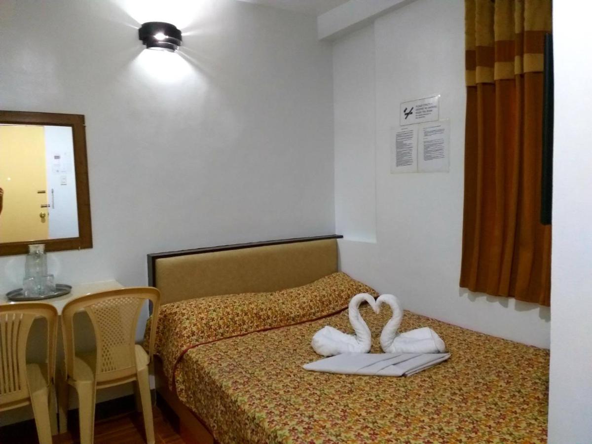 Sola Eleganza Apartelle Кесон-Сіті Екстер'єр фото