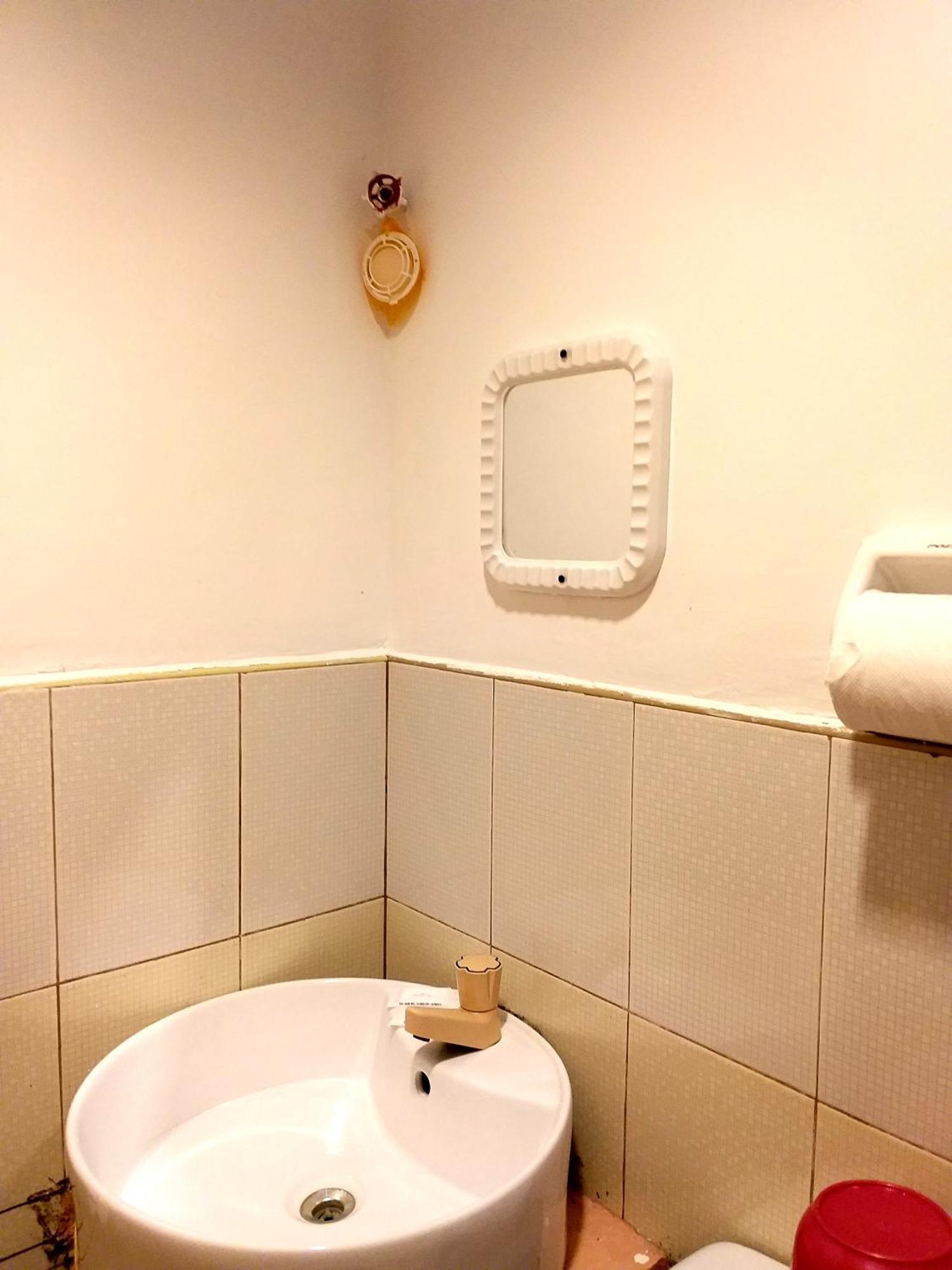 Sola Eleganza Apartelle Кесон-Сіті Екстер'єр фото
